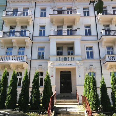 Appartement Rezidence Beethoven à Karlovy Vary Extérieur photo