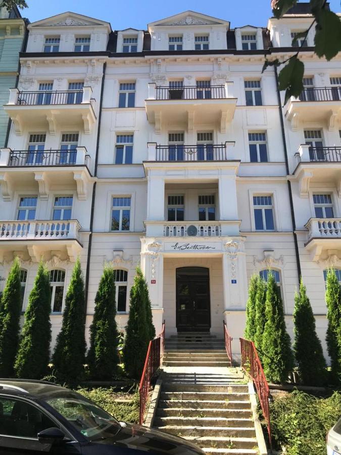 Appartement Rezidence Beethoven à Karlovy Vary Extérieur photo